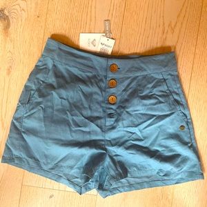 Roxy shorts never worn